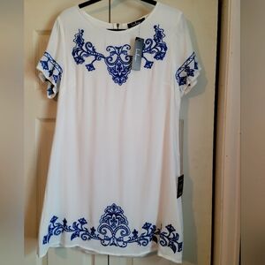 NWT Tale to Tell Blue and Ivory Embroidered Shift Dress